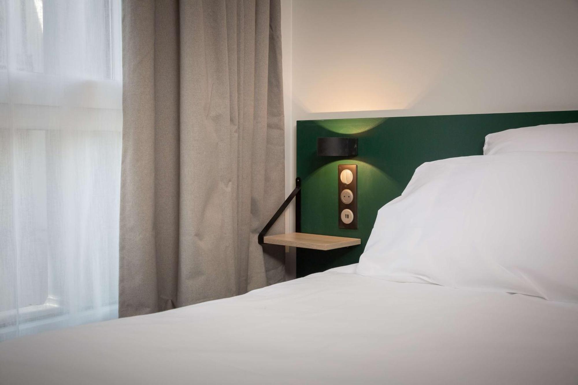 Western 11bauer Paris Saint-ouen 3*